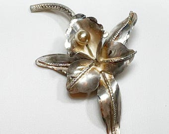 Vintage Handcrafted Artisan Sterling Silver Iris Flower Brooch