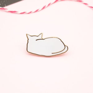 White Cat Enamel Pin | Cat Pin | Kitty Badge