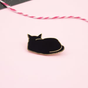 Black Cat Pin / Enamel Pin Black Cat / Cat Pin Badge / Cat Lover Gift