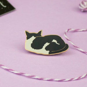 Black and White Cat Enamel Pin / Cute Cat Pin / Cat Lover Gift