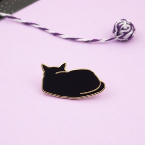 黒猫のエナメルピン | ボイドキャットピン | キティバッジ