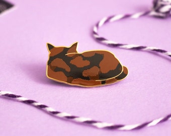 Tortie Cat Enamel Pin: Gold Plated Kitty Badge