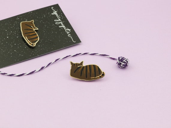 Brown Tabby Cat Enamel Pin: Gold Plated Kitty Badge