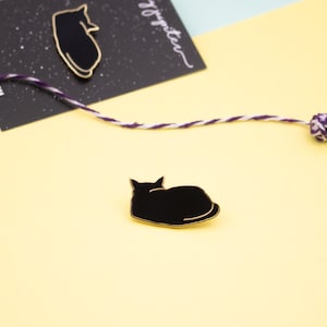 Black Cat Pin / Enamel Pin Black Cat / Cat Pin Badge / Cat Lover Gift ...