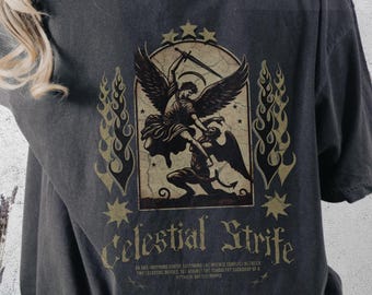 Camiseta grunge Celestial Strife Warrior: Moda alternativa de metalcore