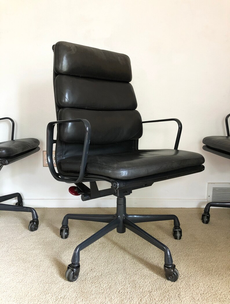 Eames Soft Pad Executive Chair Herman Miller black leather | Etsy