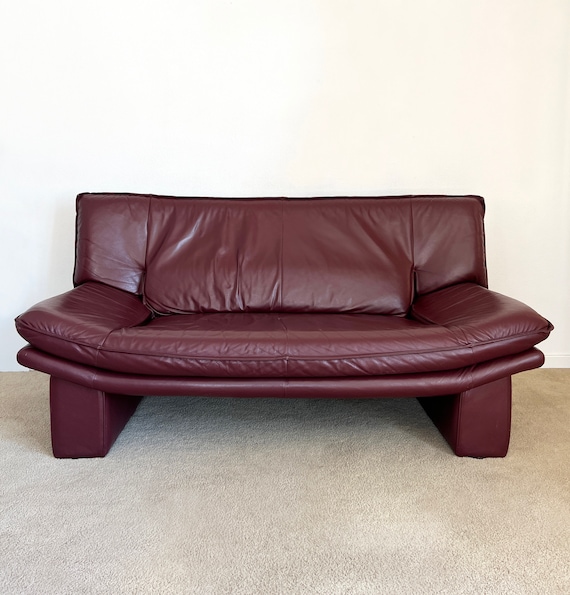 Vintage Italian Nicoletti Salotti Leather Loveseat Sofa Post Vintage Italian Nicoletti Salotti, Nicoletti Salotti Leather Sofa