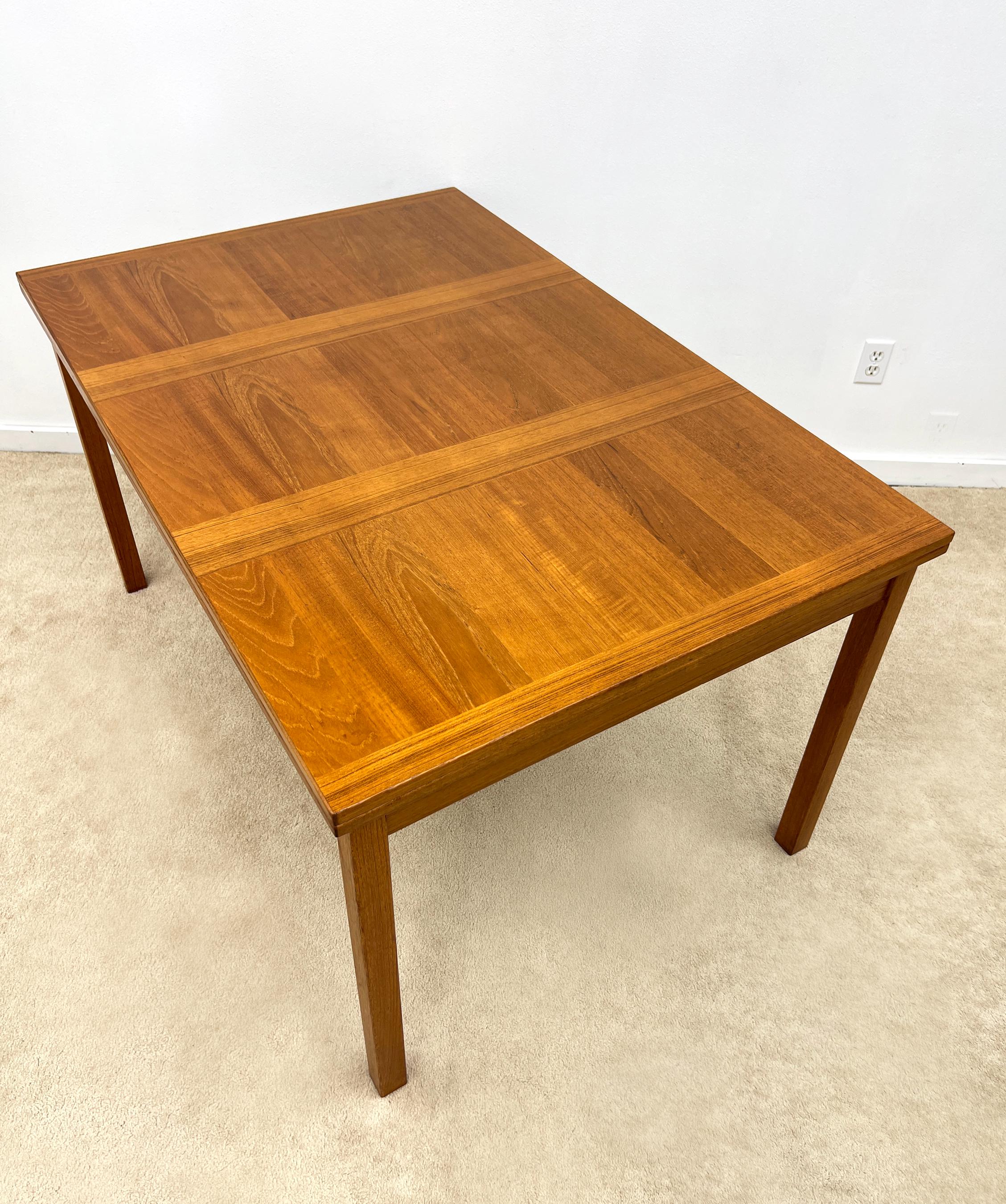 Denmark teak テーブル Vintage Danish Teak Extendable Dining Table by Vejle Stole