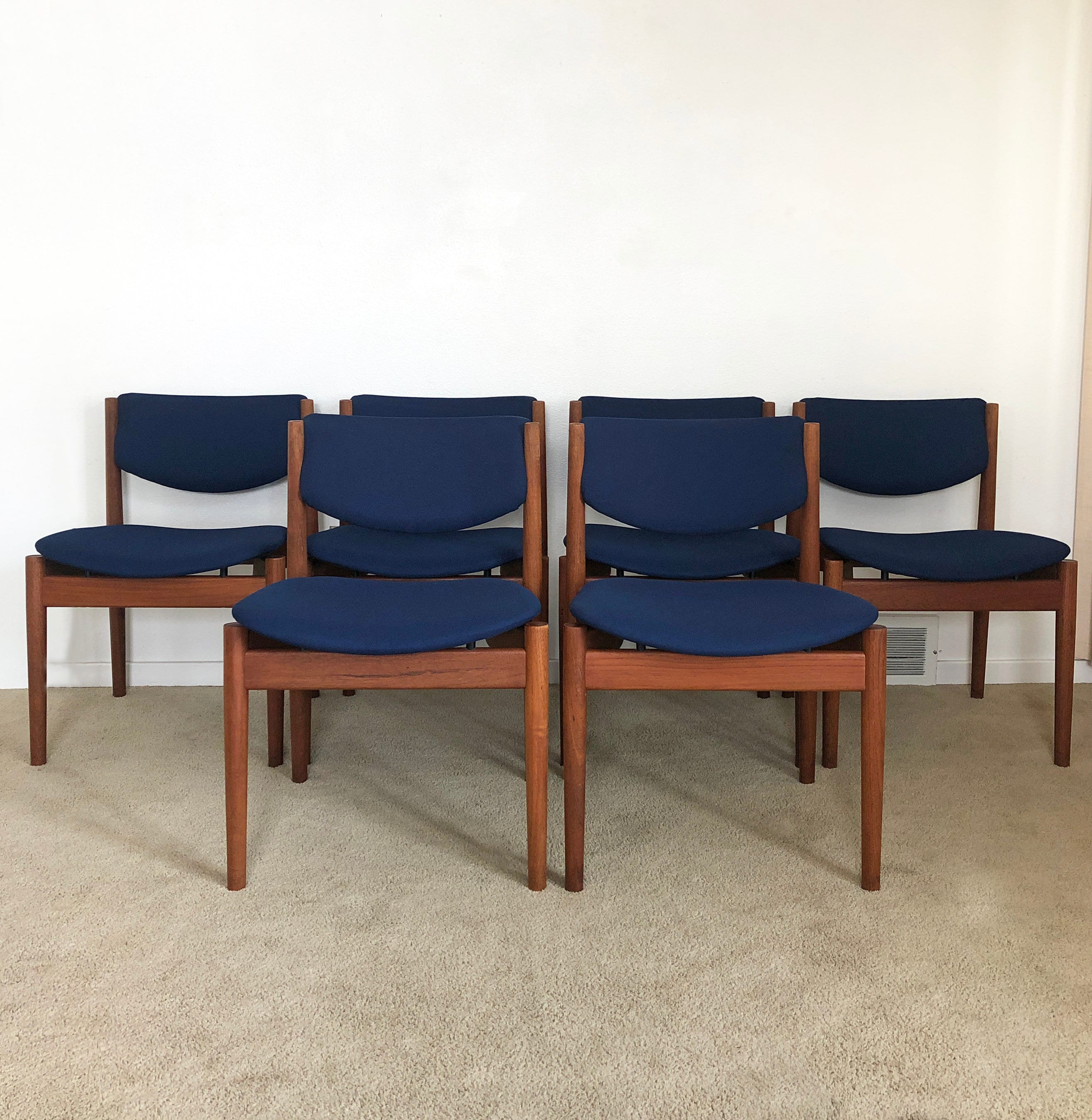 Finn Juhl Model 197 France & Son Teak Dining Chair Set of 6 Finn Juhl Model 197 France & Son Teak Dining Chair Set of 6