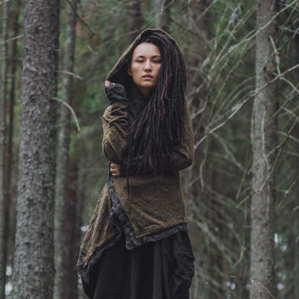 Cárdigan con capucha para mujer Saranya color oliva / Chaqueta de entretiempo