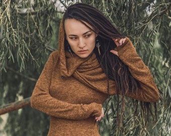 Tinúviel damestrui Caramel / lange trui met capuchon en capuchon