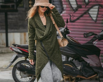 Pull asymétrique pour femme Achara / Veste cardigan en olive / Veste mi-saison Pull