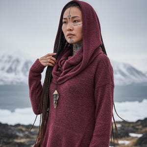 ロング丈のレディースフード付きセーター／ロング丈のボヘミアンコートドレス ボヘミアンファッション