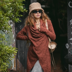 Women's Asymmetrical Sweater Achara / Cardigan Jacket in Caramel / Half Season Jacket Pullover Brick