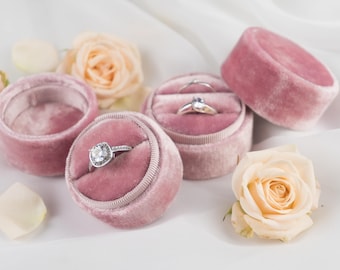 Velvet Round Ring Box – Vintage Inspired Jewelry Display