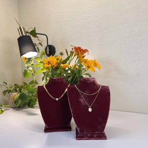 Sieraden display buste - hoge halsketting display buste - kettinghouder - ketting display - sieraden display - ketting display - grijs