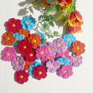 25 gehäkelte kleine Blumen, Applikationen zum basteln, häkeln, basteln, häkeln, basteln, basteln, basteln...