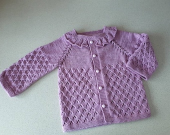 Handgebreide babykleding, gebreid babyvest van biologisch katoen