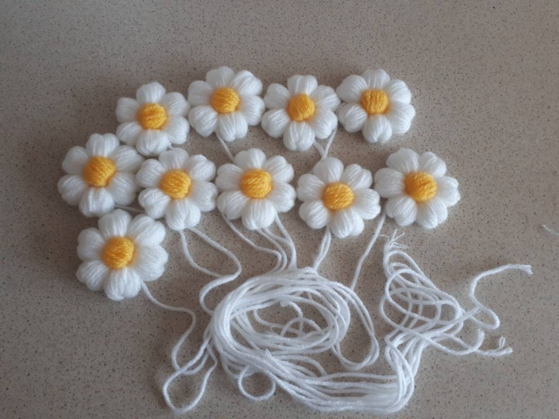 APP-G-033T – Turquoise/White Crochet Flower Applique – Set of 3