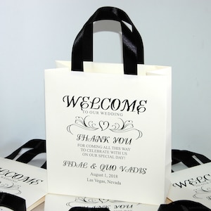 30 Wedding Welcome Bags with satin ribbon handles and your names, Elegant Personalized bags for wedding guests, Weddings Favors