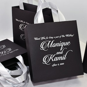 25 Schwarz-Silber-Hochzeits-Willkommenstaschen mit Satinbandgriffen und Ihren Namen, elegante personalisierte Hochzeitsgeschenke und Gastgeschenke für Gäste