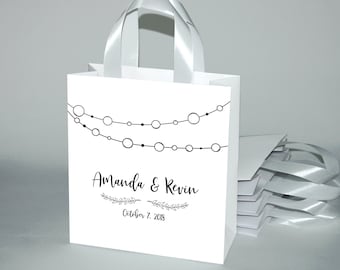 25 Wedding Welcome Bags with satin ribbon handles and custom names - Personalized bags for your guests - Weddings Gifts and Favors