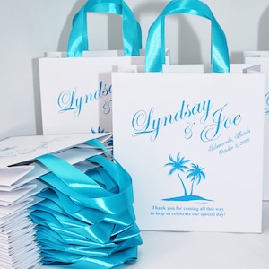 25 tropischen Hochzeit Willkommen Taschen mit Türkis Satin Band Griffe und Ihre Namen, elegante personalisierte Strand Hochzeit gefälligkeiten für Gäste