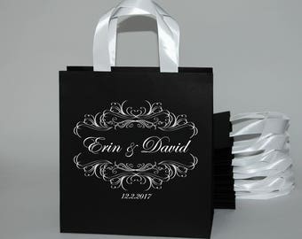 30 Elegant Wedding Welcome Bags with satin ribbon handles and names - Personalized gift bags for hotel guests - Weddings Gifts and Favors