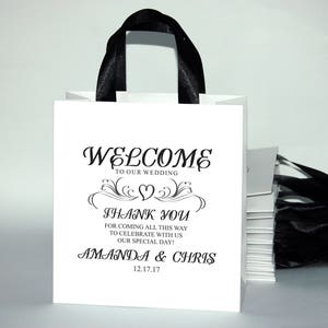 35 bruiloft Welkom zakjes met satijn lint handgrepen en aangepaste namen, elegante gepersonaliseerde tassen voor huwelijksgasten, Bruiloften geschenken en gunsten
