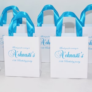 30 elegante Party zugunsten Taschen mit Türkis Satin Band Griffe und Ihren Namen, personalisierte 11. Geburtstag Feier Geschenke für Gäste