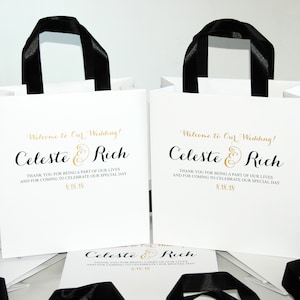 35 bruiloft Welkom zakjes met satijn lint handgrepen en uw namen - zwart & goud gepersonaliseerd zakken voor huwelijksgasten - Wedding Favors