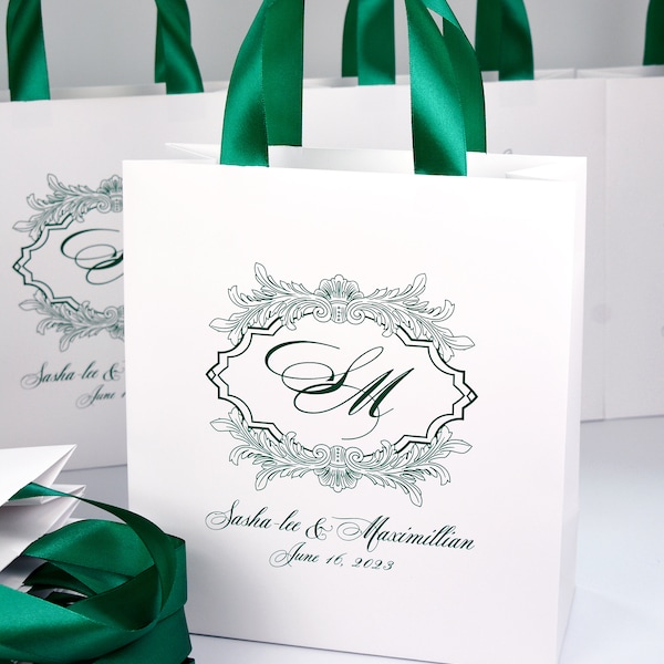 30 sacs de bienvenue de mariage avec poignées en ruban de satin vert émeraude et monogramme personnalisé, cadeaux de mariage élégants et faveurs pour les invités de mariage