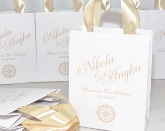 35 Compass Wedding Welcome Bags with satin ribbon handles and names, Nautical Beach Adventure party favor, Destination Boat Wedding Yacht