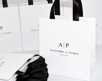 35 Bolsas de bienvenida con monograma de boda con asas y nombres de cinta de raso, elegantes regalos de boda personalizados en blanco y negro y obsequios para los invitados