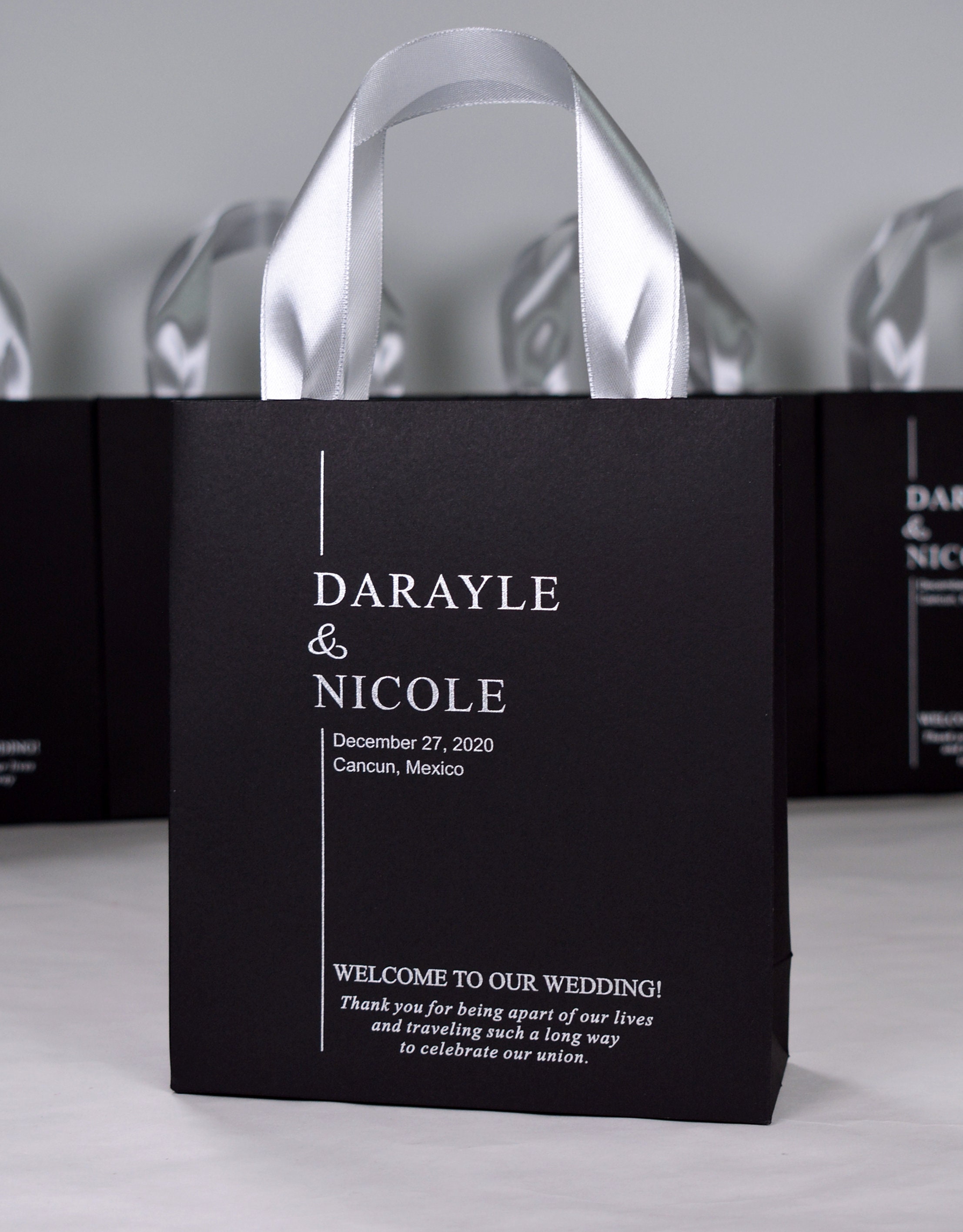 40 elfenbeinfarbene Willkommenstüten für die Hochzeit mit Satinbandgriffen und Ihren Namen, elegante personalisierte Hochzeitsgeschenke und Gastgeschenke