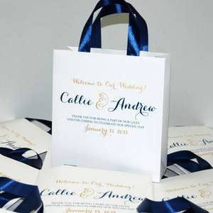 30 Wedding Willkommen Taschen mit Satinband Griffen und Ihre Namen - Elegant Navy Blue & Gold personalisierte Taschen für Hochzeit Gefälligkeiten für Gäste