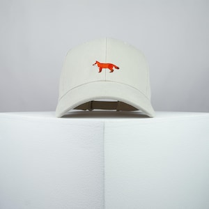 キツネ刺繍入り野球帽 プレミアム帽子 キツネ好き 動物 犬 ペット // Hatty Hats
