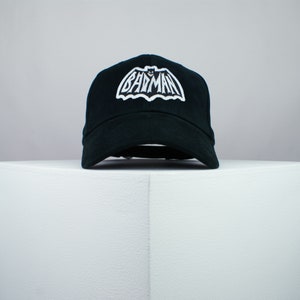 Toppa ricamata da baseball Badman con ricamo da supereroe, cappello da papà, abbigliamento per bambini, regalo per ragazzi, toppa da stirare, bottone automatico // Hatty Hats