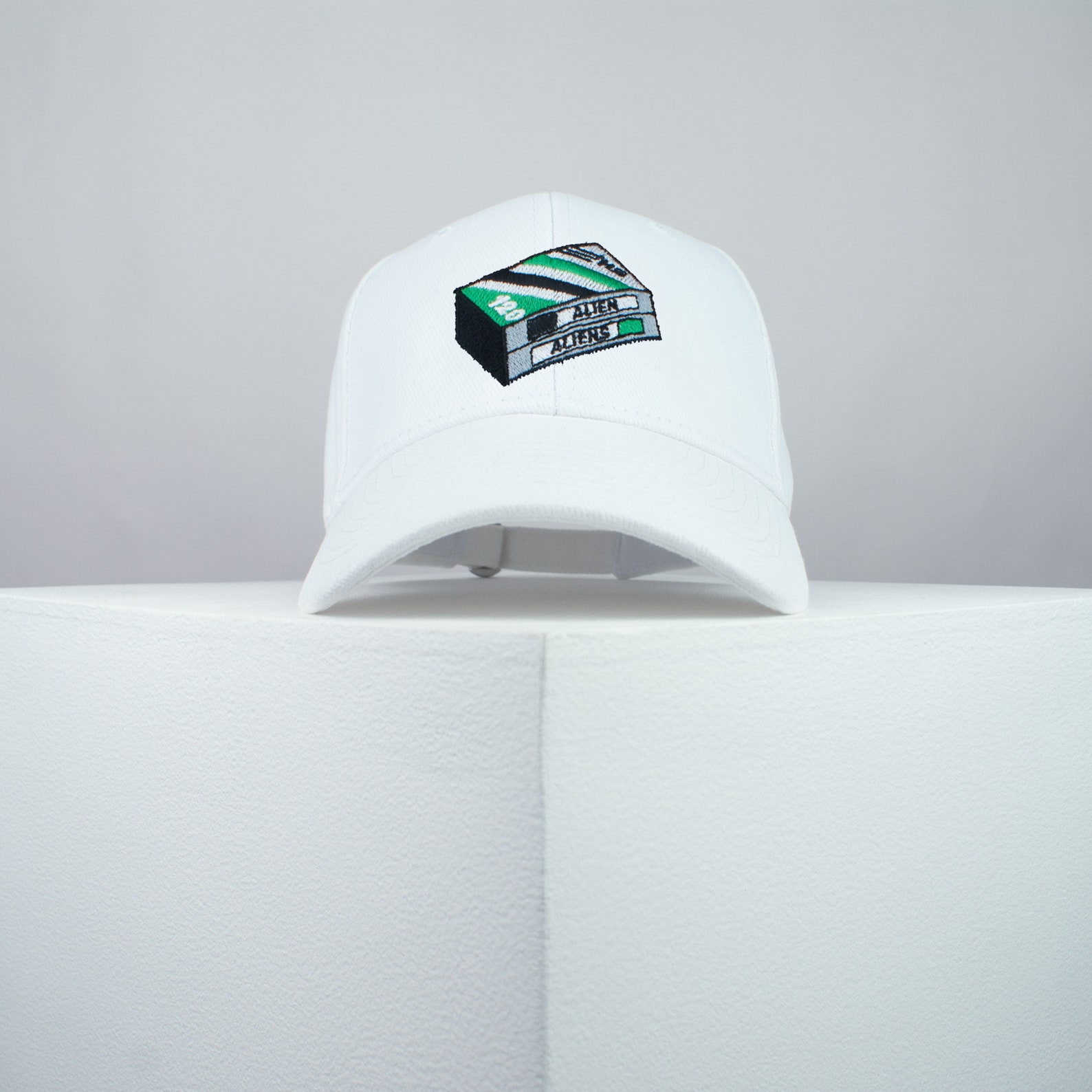 Alien / Aliens Movie Embroidered Baseball Cap Retro VHS UFO Movie ...