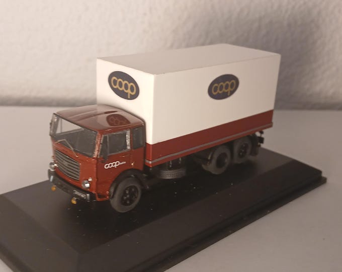 OM 150 Coop Bologna (pre-1973 configuration) special built nonomologati on Comet base 1:87 H0