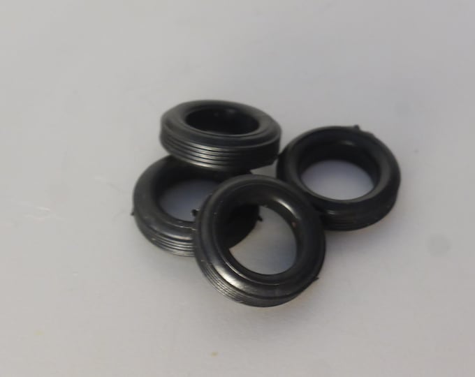 1:43 scale set of 4 treaded tires for cars of the 60-70s mm 16.00x4.60 GMT026