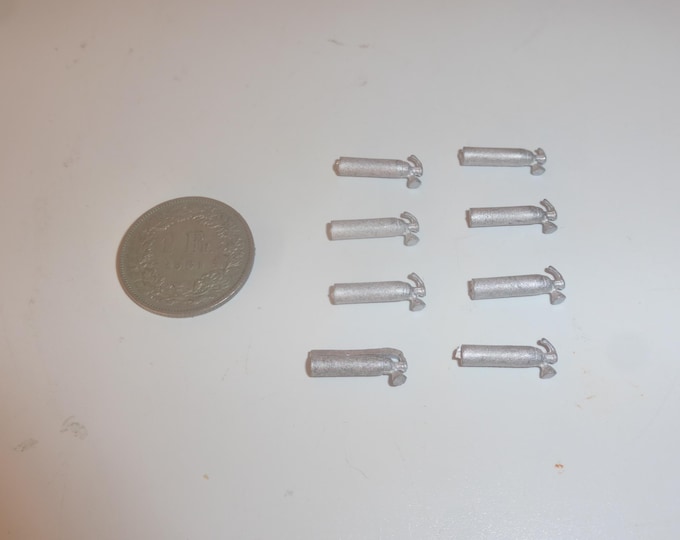 1:43 white metal fire extinguishers (8x) for fire trucks, vans etc Mini Racing