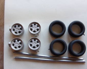 white metal Tecnomagnesio wheels (13") for racing Fiat 126, Abarth 595, 695, Giannini etc Carrara Models 28 1:43