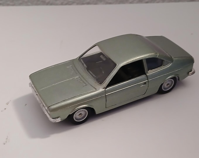 Solido 52 Lancia Beta Coupé 1800 in light metallic green 1:43 vintage diecast model mint conditions