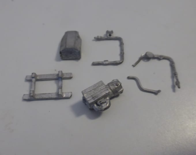 white metal 1:43 scale generator set / fire or army pump to assemble and paint limited edition