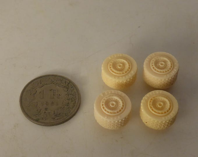 1:43 resin BBS racing wheels (treaded tires) for Porsche BMW and other cars of the 70-80s GMW055