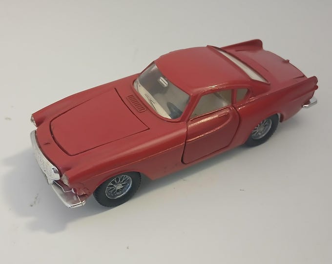 Dinky Toys GB 116 Volvo P 1800S in red with white interiors 1:43 vintage diecast model