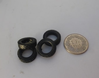1:43 scale set of 4 treaded tires for jeeps, off-roads vehicles etc GMT022