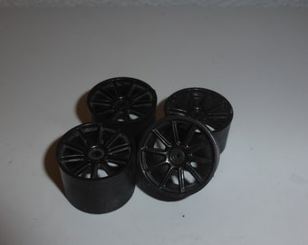 1:18 set of 4  injected plastic (NOT 3D) racing 10-spokes wheels (2 front, 2 rear) + aluminium machined hubs GUN METAL