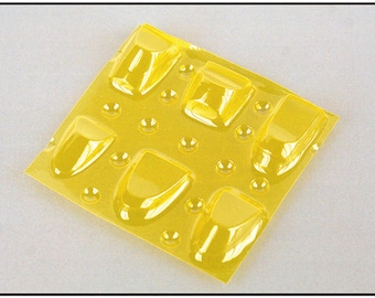 Yellow-tinted 1:43 windscreens for formula cars 2 sets (various shapes) Tameo PG26